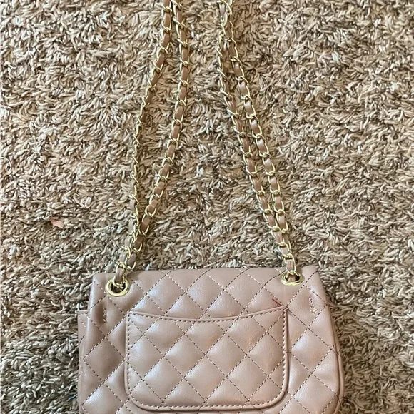 Tan Quilted Shoulder Bag with Gold CC Closure - Picture 3 of 14